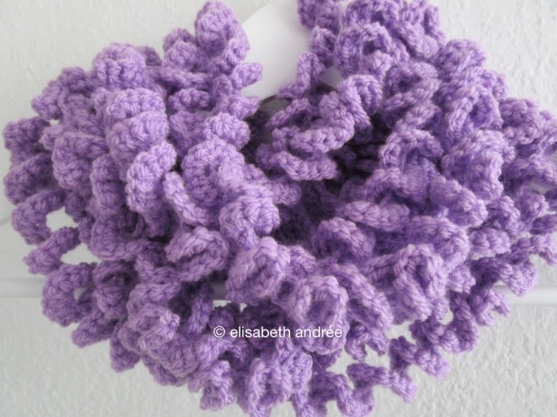 crochet curly cowl by elisabeth andrée